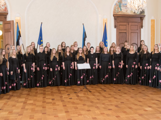 Suvise noorte laulu- ja tantsupeo “Mina jään” lood ja laulud Valges saalis